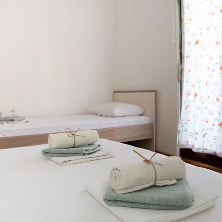Nely - Sea, Terrace And Peace Apartman