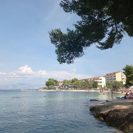 Nely - Sea, Terrace And Peace Apartman *
