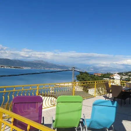 Nely - Sea, Terrace And Peace Apartman *