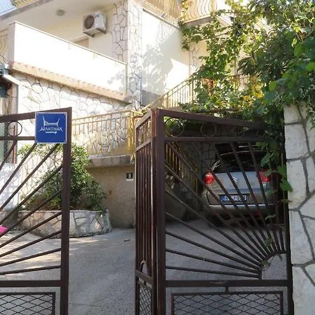 Apartman Nely - Sea, Terrace And Peace