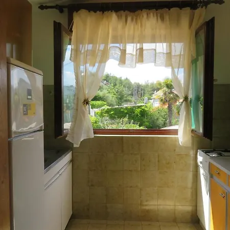 Nely - Sea, Terrace And Peace Apartman Trogir