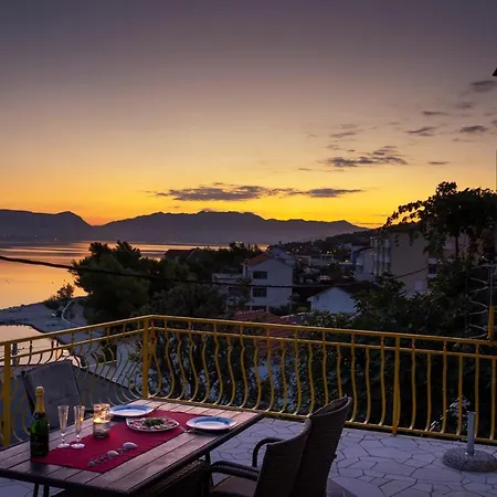 Nely - Sea, Terrace And Peace * 特罗吉尔